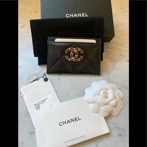 Chanel 19 20A O-Case Card Holder(Black)